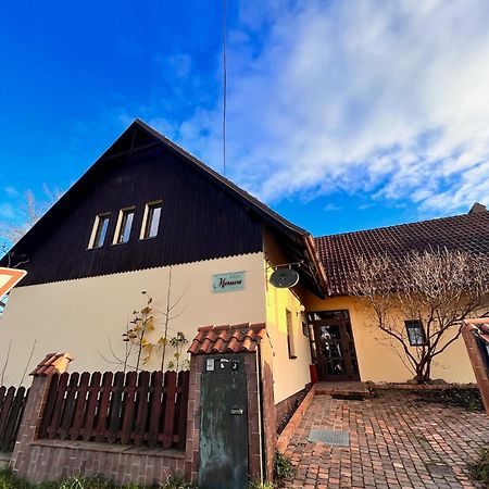 Vila Morava Hotel Liptovsky Mikulas Exterior photo